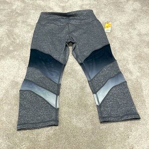 C&C California yoga Capri pants size Med